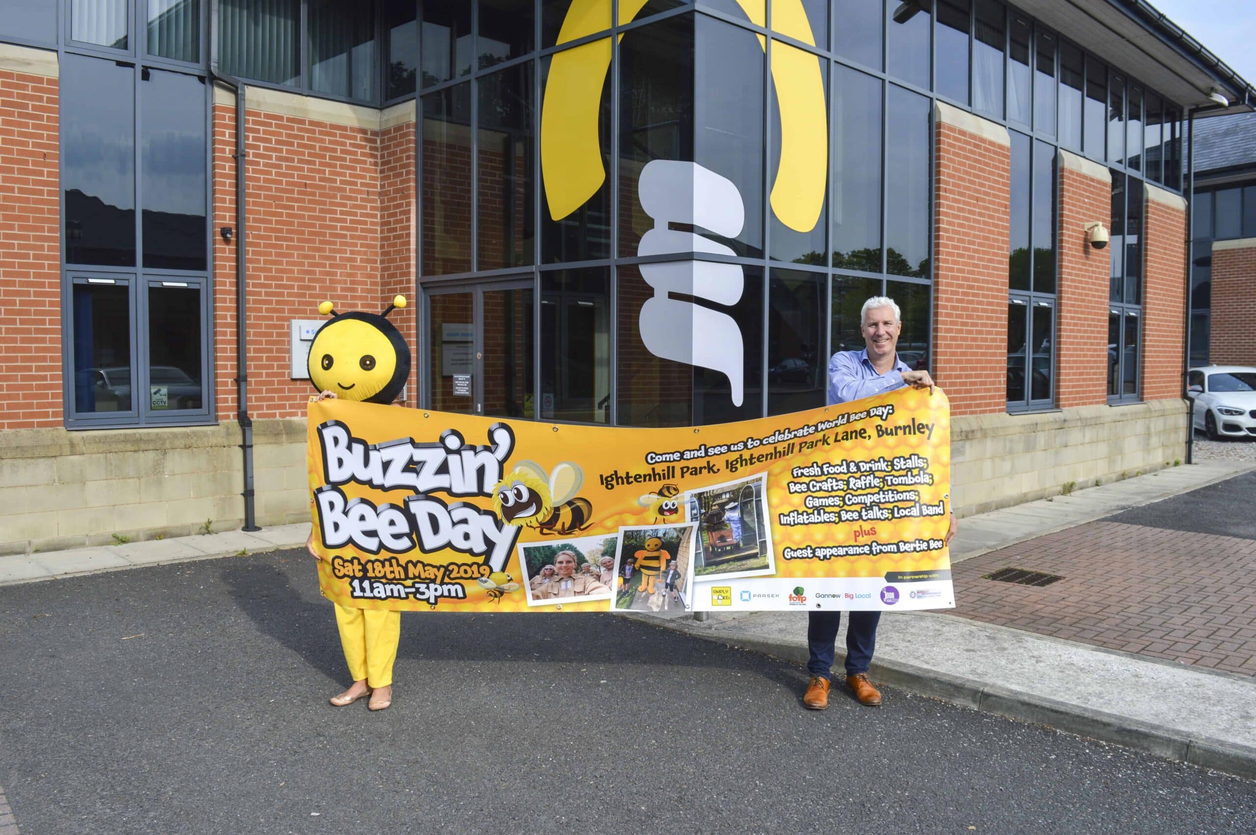 Creativeworld teams up with the simply bees for world bee day